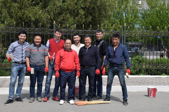 Фото &ndash; В Международном аэропорту &laquo;Ош&raquo; проходит субботник &mdash; Tazabek