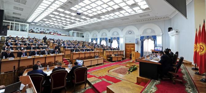 Фоторепортаж &mdash; Члены правительства обсудили вопросы поддержки фермеров и строительство Кара-Кечинской ТЭС &mdash; Tazabek