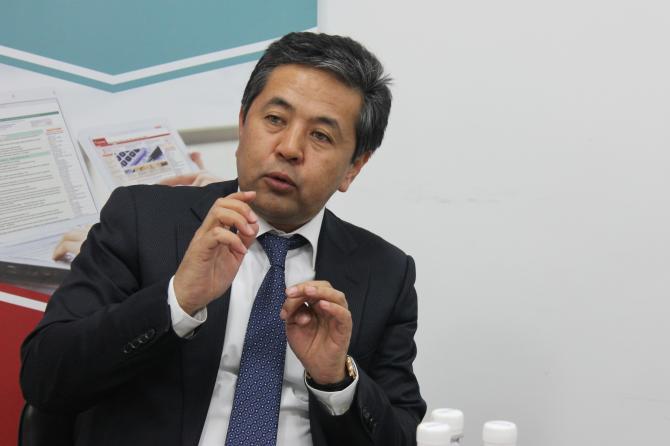 Глава ГРС Т.Сарпашев хочет изменить ситуацию, когда на самых &laquo;жирных местах&raquo; по обслуживанию населения сидят частные банки &mdash; Tazabek