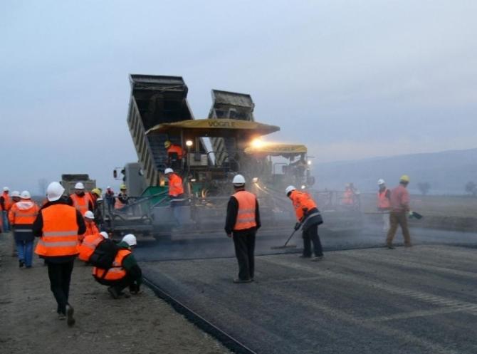 Депутаты предложили провести расследование и узнать, почему недавно реабилитированные дороги пришли в негодность &mdash; Tazabek