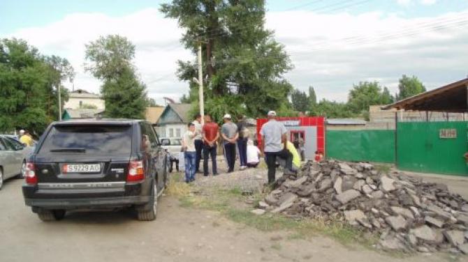 АКС ГКНБ задержала сотрудника ГСБЭП при получении взятки в 80 тыс. сомов от сотрудника таможни &mdash; Tazabek