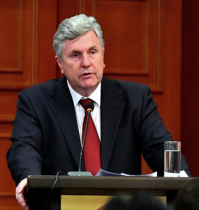 Вице-премьер В.Диль обратил внимание на безопасность капитала в КР, заявив об оттоке инвестиций из КР в $350 млн &mdash; Tazabek