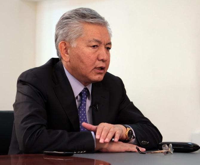 Если курс сома будет расти, то превышение уровня внешнего долга в 60% от ВВП будет не так опасен, - депутат И.Омуркулов &mdash; Tazabek