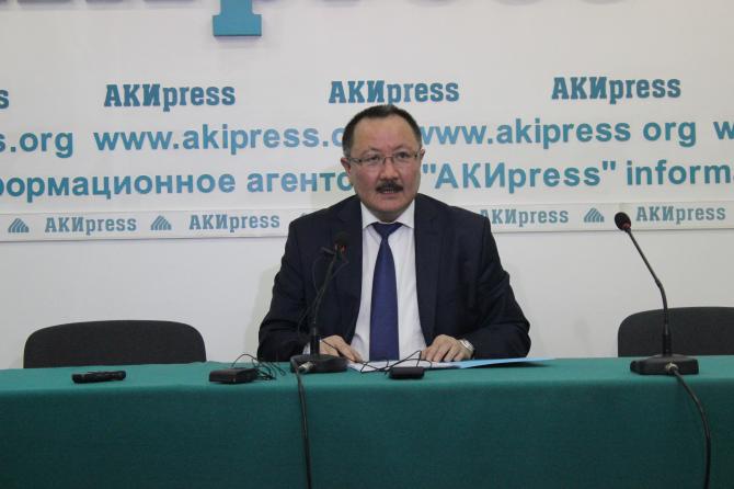 Премьер освободил от должности главу ФГИ Дуйшена Ирсалиева &mdash; Tazabek