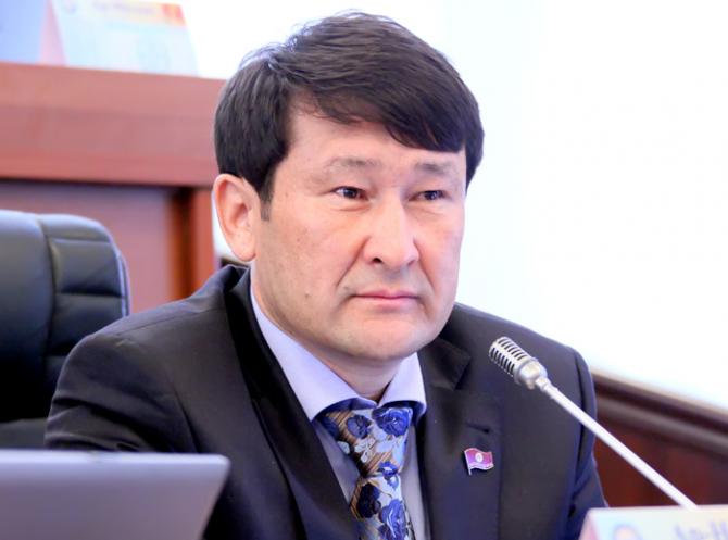 Депутат А.Калматов предложил отправить в отставку руководство &laquo;Кыргызалтына&raquo; вместе с правительством &mdash; Tazabek