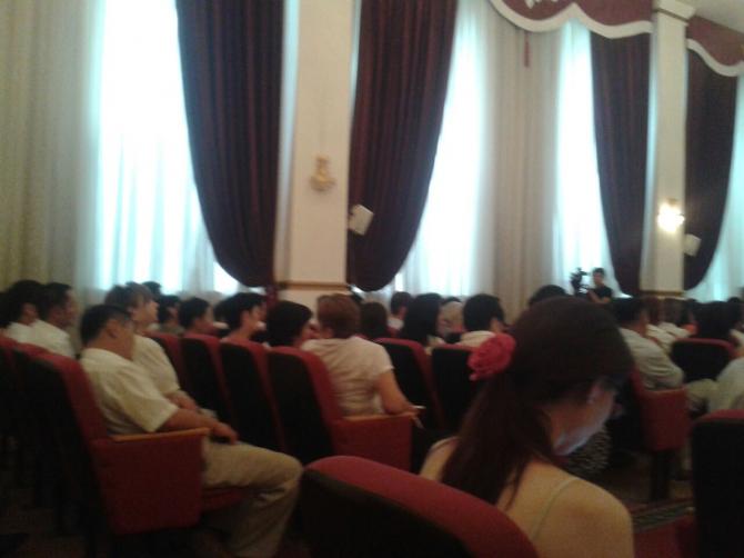 Премьер сделал замечание сотрудникам Минфина, которые &laquo;спали на коллегии&raquo; &mdash; Tazabek