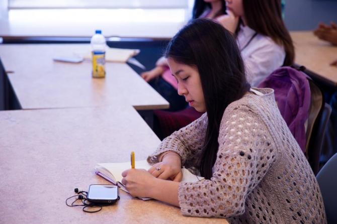 Телеведущая Ж.Жумабекова поделилась со студентами АУЦА секретами новостной журналистики на ТВ &mdash; Tazabek