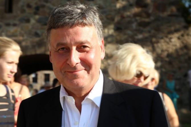 Правительство анализирует возможные риски по разбирательствам, связанным с &laquo;Манас Банком&raquo; &mdash; Tazabek