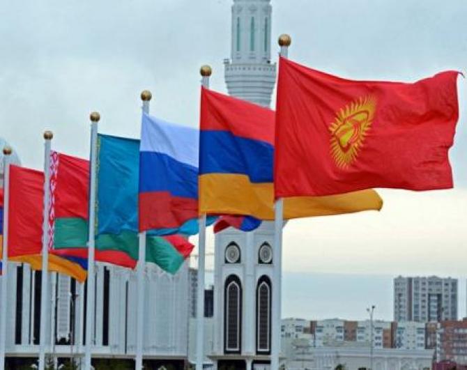 За 8 месяцев наибольший объем торговли КР среди стран ЕАЭС приходится с РФ - с $953,5 млн &mdash; Tazabek