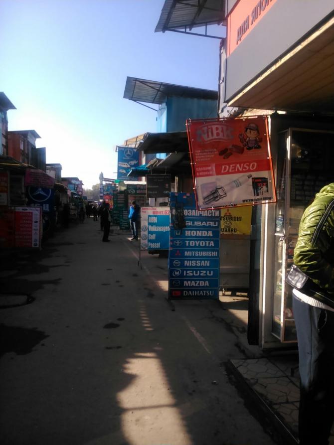 Продавцы рынка Кудайберген: Автозапчасти из Китая подорожали на 40-50%, а уровень торговли снизился &mdash; Tazabek