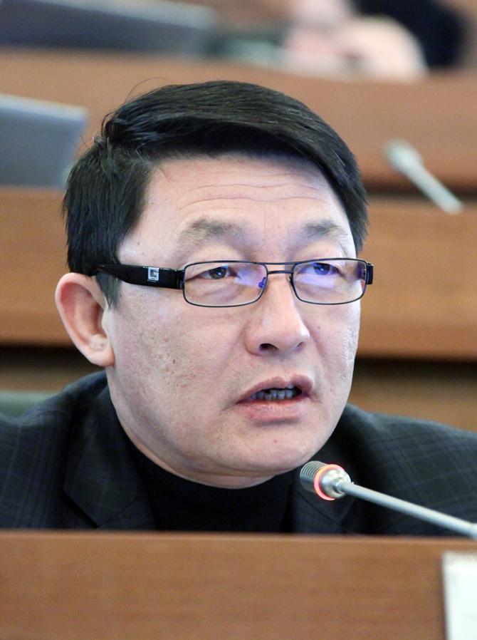 Депутат К.Бокоев: Мы еще и говорим про коррупционные схемы, как рядовые налоговики с зарплатой 7 тыс. сомов будут пополнять бюджет? &mdash; Tazabek