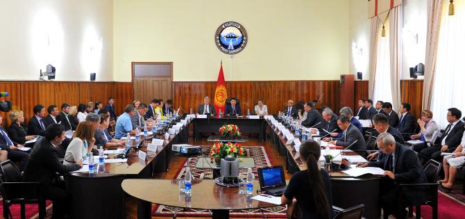 За полгода объем прямых инвестиций составил $500 млн, - премьер &mdash; Tazabek