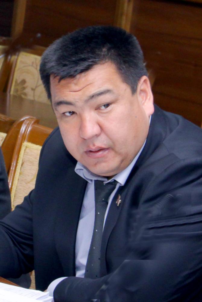 &laquo;Онугуу-Прогресс&raquo; одобрил кандидатуру Н.Мурашева на пост аудитора Счетной палаты, несмотря на его незнание видов аудита и плохую успеваемость в студенчестве &mdash; Tazabek