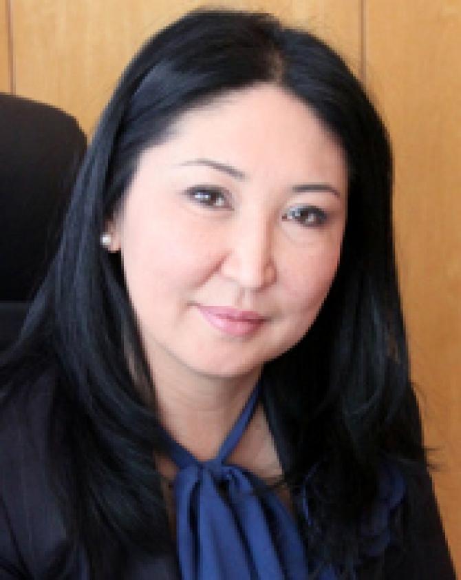 Курс доллара составляет 76 сомов, несмотря на интервенции Нацбанка, - депутат Ч.Султанбекова &mdash; Tazabek