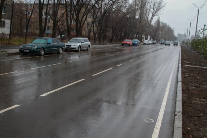 Правительство в 2016 году намерено реабилитировать 49 дорог в Бишкеке &mdash; Tazabek