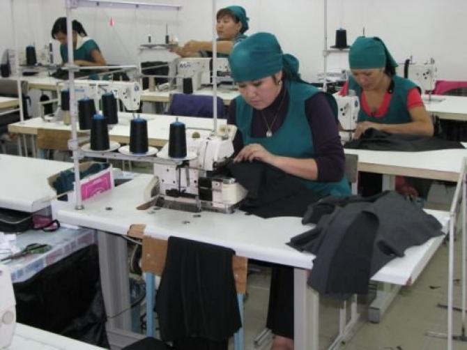 Минэкономики: В год в Кыргызстане производится швейной продукции на $190 млн &mdash; Tazabek