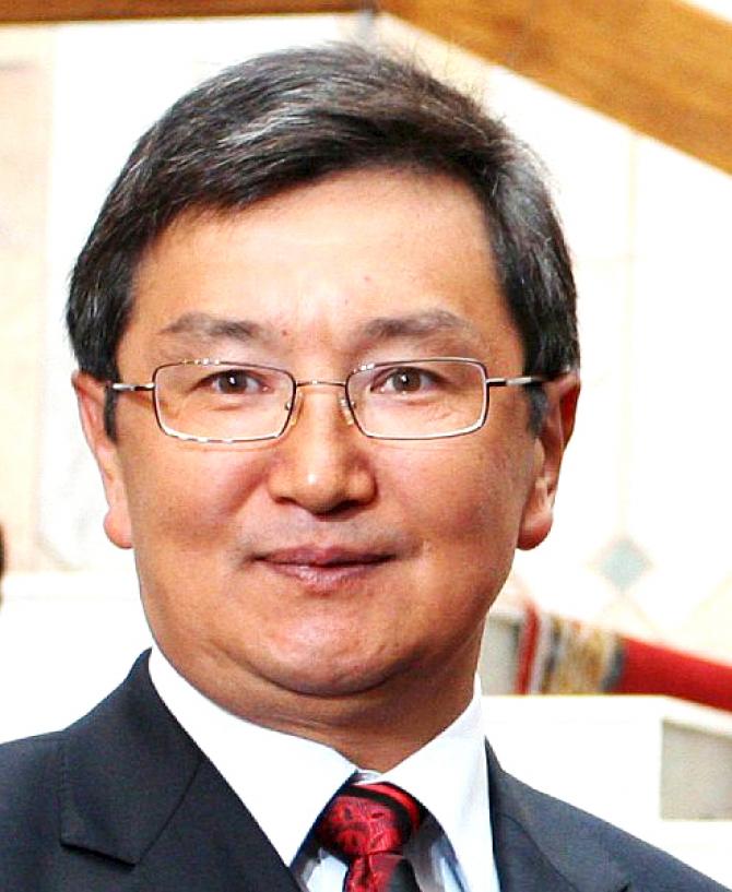 Экс-глава НБКР М.Султанов: Резервы регулятора формируются за счет мигрантов и покупки валюты у правительства &mdash; Tazabek