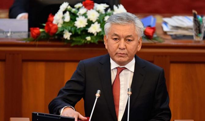 Депутат И.Омуркулов поинтересовался у ГНС о налоговых выпадениях за I квартал и чем занимаются налоговики, когда идет контрабанда &mdash; Tazabek