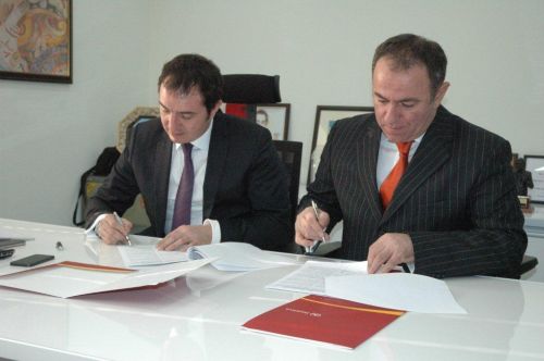 Кола и демир