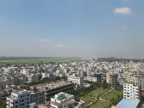 Путешественники в городе Дакки в Бангладеш