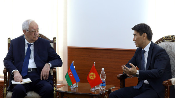 Гидаят Оруджев менен Чыңгыз Айдарбеков