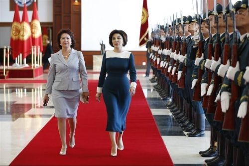 Раиса Атамбаева менен Зироатхон Мирзиеёва, 2017-жыл