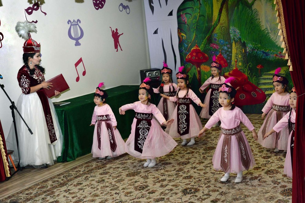 Балдардын «Ак кеме» театралдык студиясы