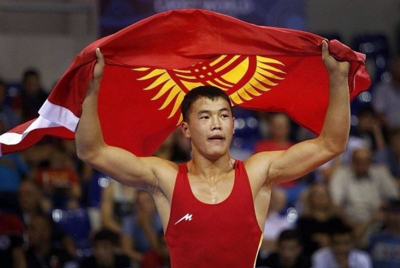 Акжол Махмудов