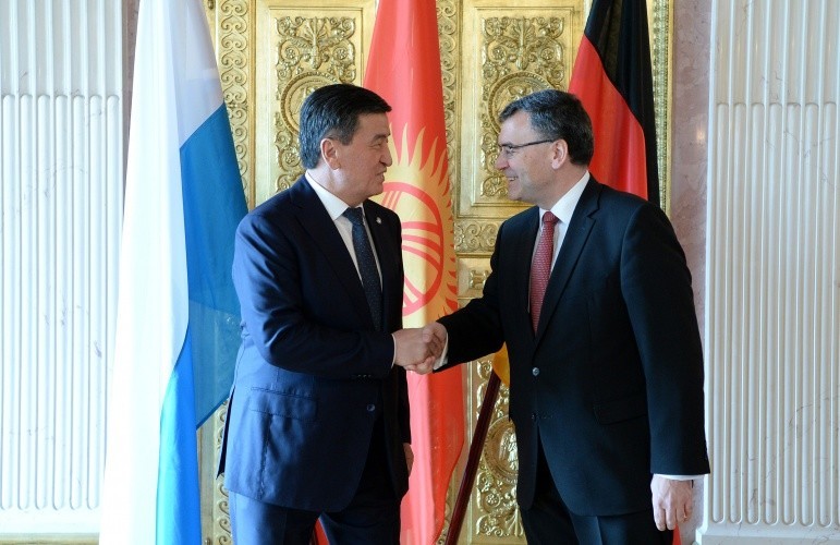 Сооронбай Жээнбеков с Флорианом Херманном