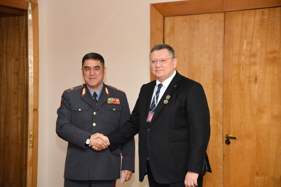 Курсан Асанов жана Игорь Зубов