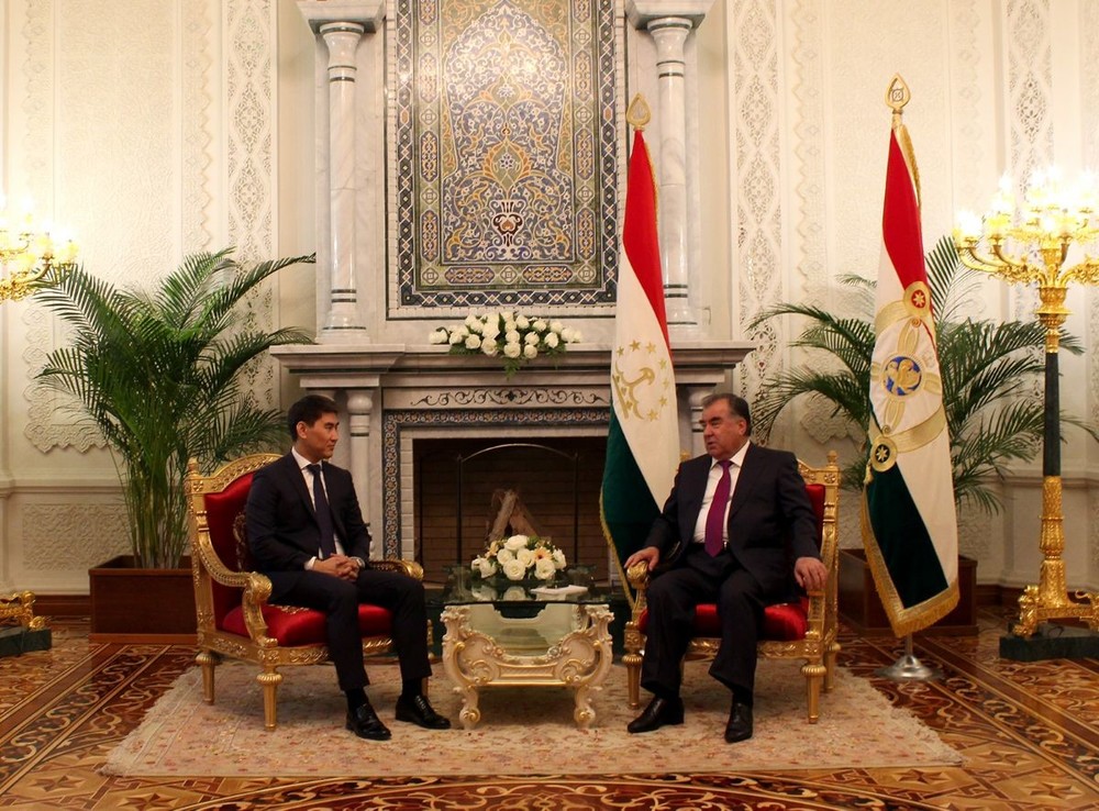 Чыңгыз Айдарбеков менен Эмомали Рахмон