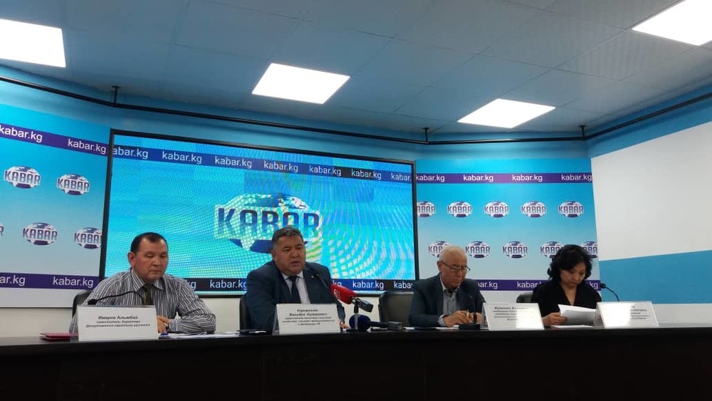 На пресс-конференции