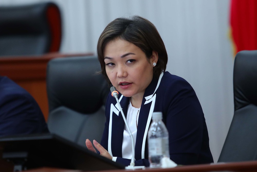 вице-спикер Аида Касымалиева