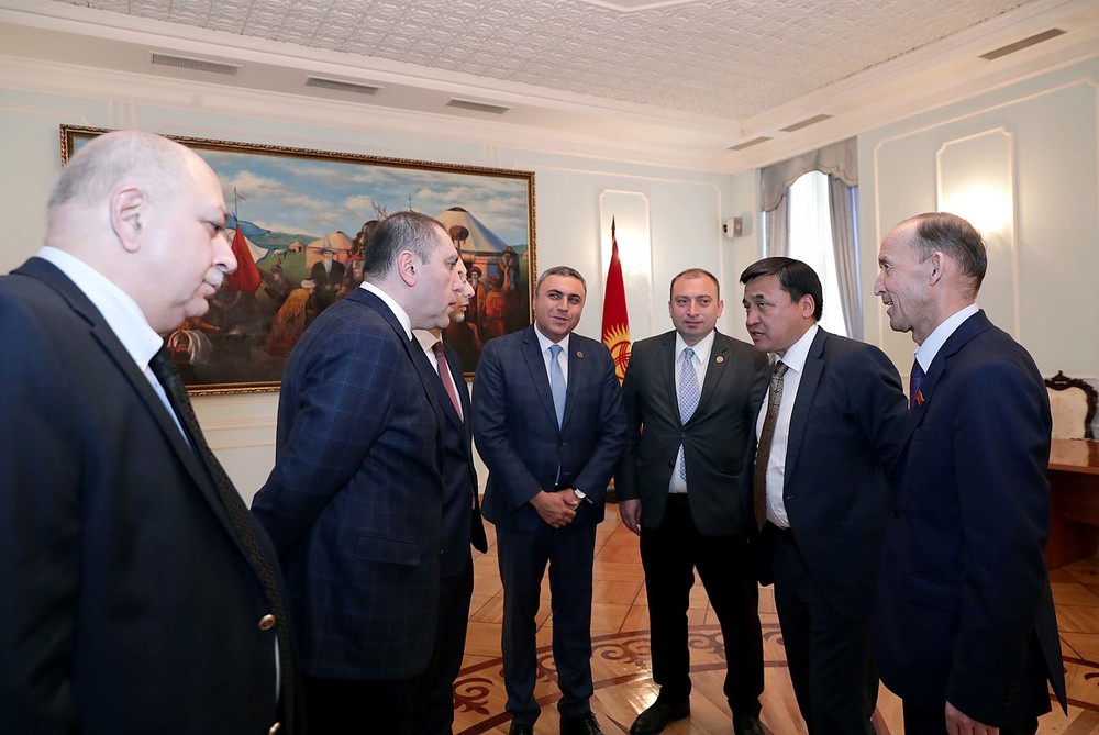 Грузиянын жана Кыргызстандын депутаттары