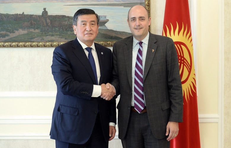 Сооронбай Жээнбеков и Джейми Флай