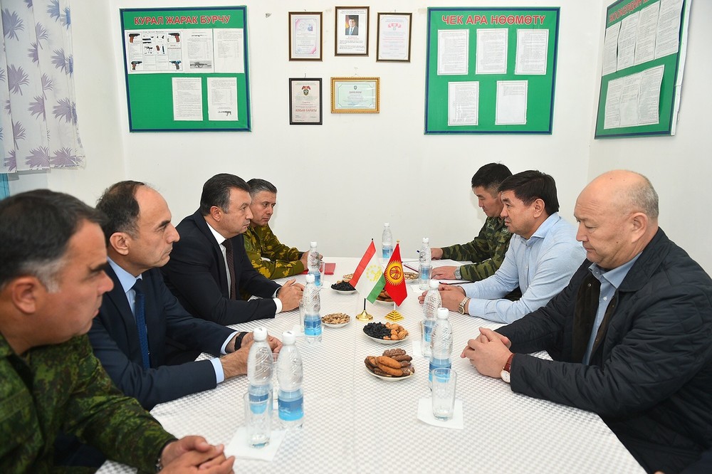Кыргызстан менен Тажикстандын өкмөт башчыларынын жолугушуусу