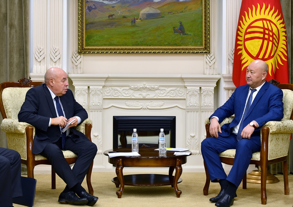 Михаил Швыдкой жана Жеңиш Разаков