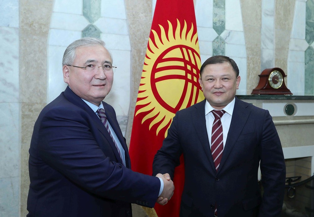 Кайрат Нурпеисов, Дастанбек Жумабеков