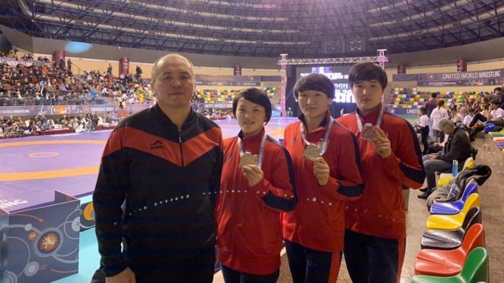 Нурбек Изабеков, Назира Марсбек кызы, Айсулуу Тыныбекова, Айпери Медет кызы