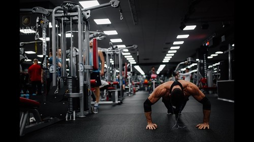 фитнес-клубы