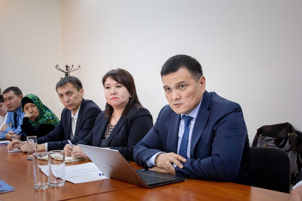 А.Адбувапов - справа