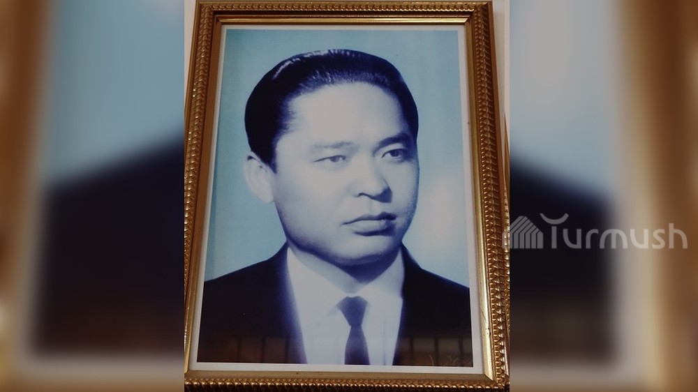 Азимжан Асаналиев