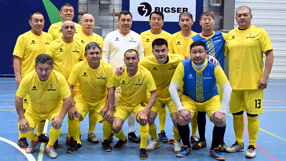 «Спорт федерациялары» командасы Садыр Жапаров менен