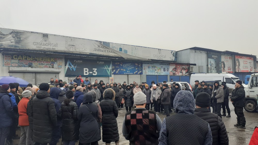 Митинг торговцев на рынке Дордой-Дыйкан