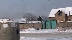 В доме по Ахунбаева что-то жгут. Видео