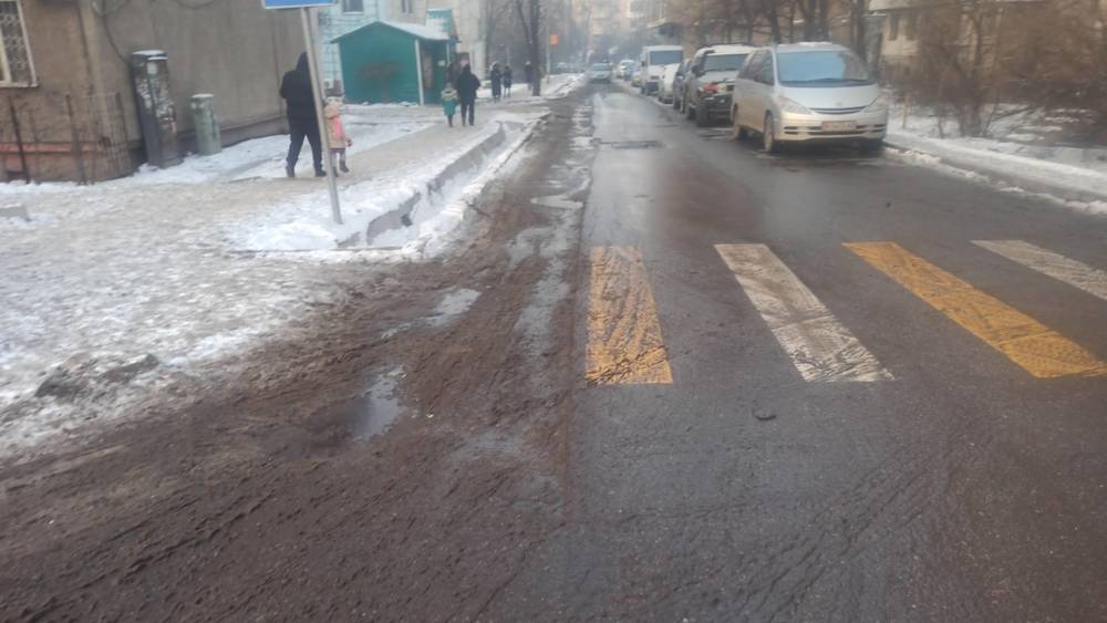 В Востоке-5 раскопали асфальт и не восстановили. Фото горожанина