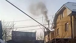 Хостел на ул.Ростовской сильно дымит. Видео горожанина
