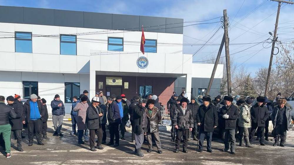 В селе Арашан часть жителей выступает против нового айыл өкмөтү. Видео