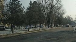 Большая яма на дороге по Алматинке. Фото горожанина