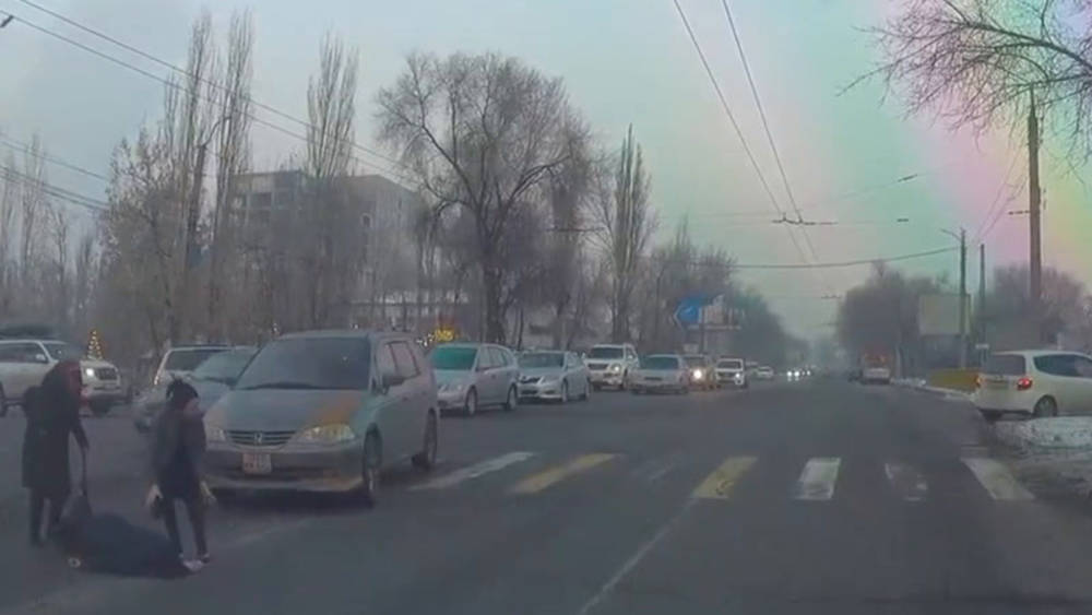 Возле ГорГАИ водитель «Хонды» сбил женщину на «зебре». Видео